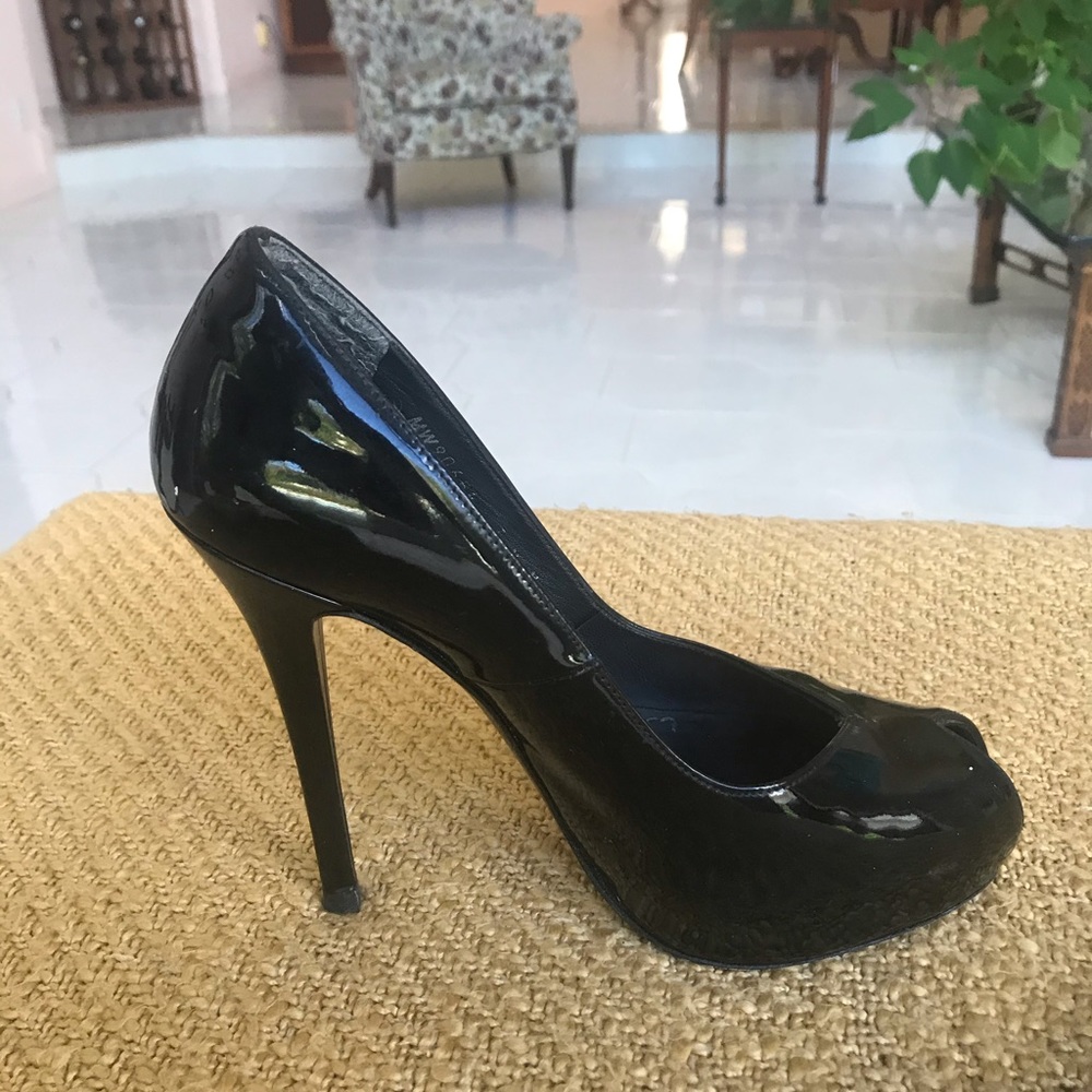 Stuart Weizmann stunning peep toe. Very sexy, elegant, patent leather.